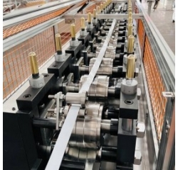 江蘇T型龍骨機